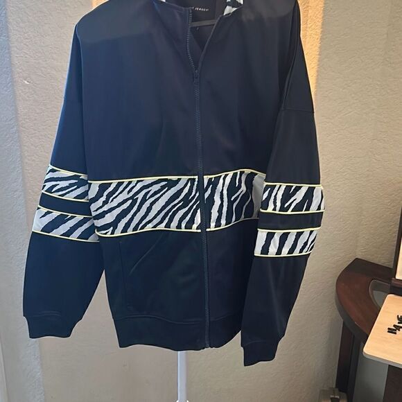 Spirit Jersey Womens Medium Black Jacket Zebra Animal Print Full Zip NWOT - Picture 1 of 5
